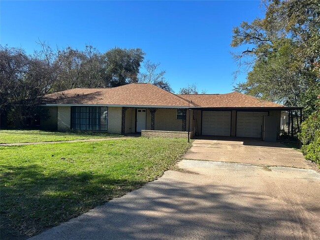 613 TX-75 in Willis, TX - Foto de edificio - Building Photo