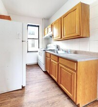 41-07 28th Ave in Queens, NY - Building Photo - Building Photo