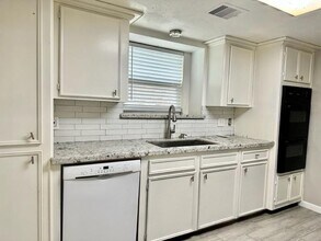 128 N Deerfoot Cir in Spring, TX - Foto de edificio - Building Photo