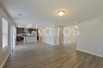 102 Colonial Wy in Springfield, GA - Foto de edificio - Building Photo