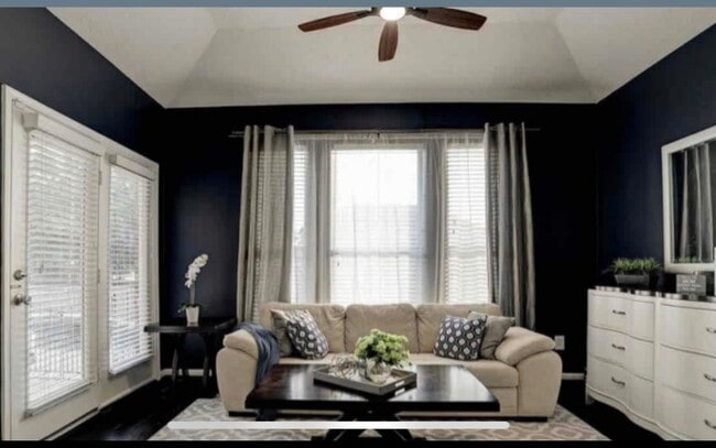 313 Marina Oaks Ct in Kemah, TX - Building Photo - Building Photo