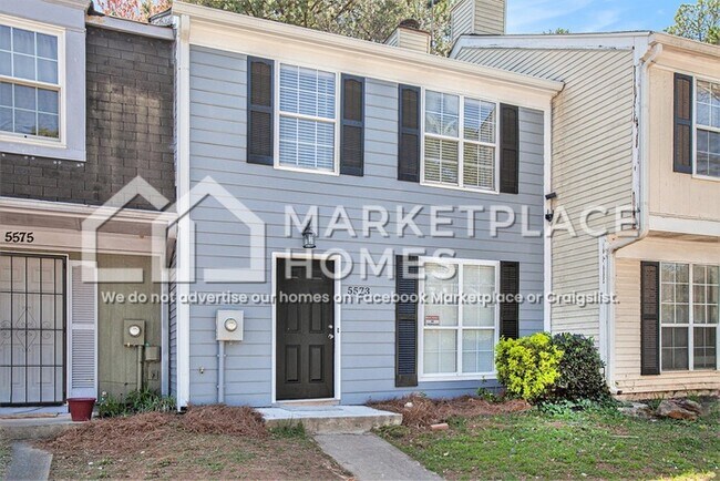 5573 Wells Cir in Stone Mountain, GA - Building Photo - Building Photo