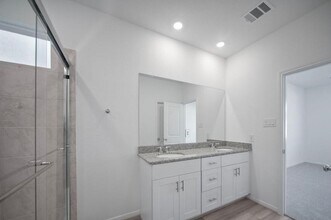 8002 Horse Hvn Ln in Hockley, TX - Building Photo - Building Photo