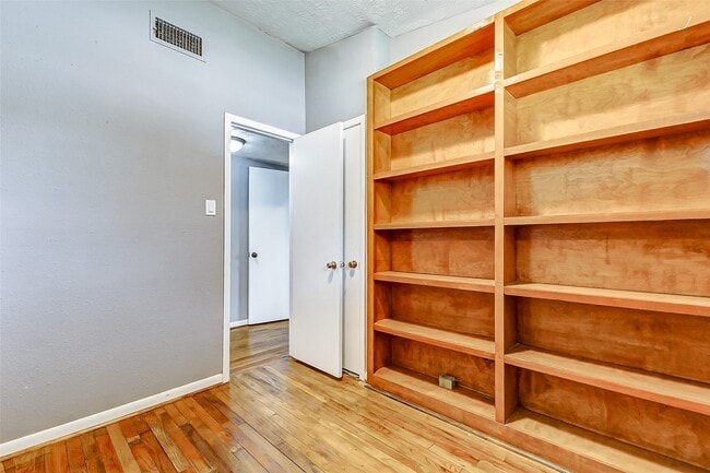 property at 5519 Burlinghall Dr