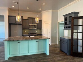 8409 NW 133rd St in Oklahoma City, OK - Foto de edificio - Building Photo