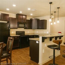 6811 Veterans Ave in Fort Smith, AR - Foto de edificio - Building Photo