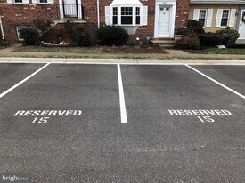 7415 Rhondda Dr in Lorton, VA - Building Photo