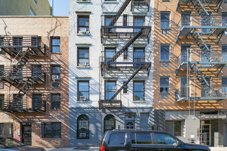 412 E 11th St in New York, NY - Building Photo - Building Photo