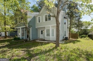 348 Lakeridge Ct in Riverdale, GA - Building Photo