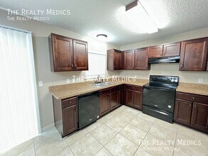 83 Guava Pass in Ocklawaha, FL - Building Photo - Building Photo