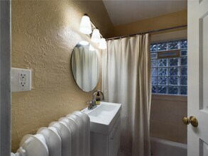 1158 Marshall Ave in St. Paul, MN - Building Photo - Building Photo