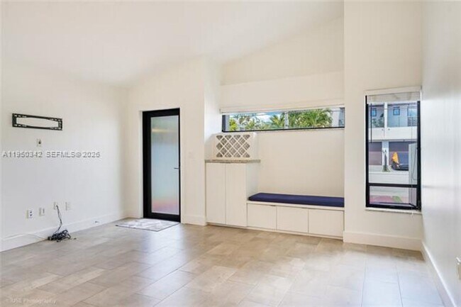 1634 SW 19th Ter in Miami, FL - Building Photo - Building Photo