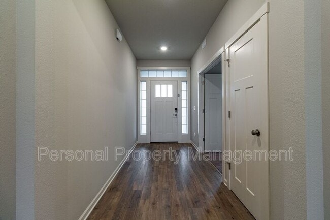3827 S Kennedy Dr in Ridgefield, WA - Building Photo - Building Photo