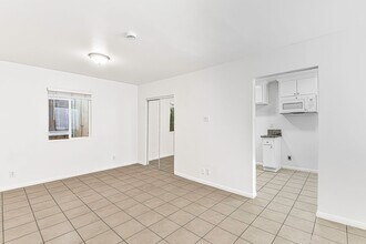 67 Alamitos Ave, Unit 04 in Long Beach, CA - Building Photo - Building Photo