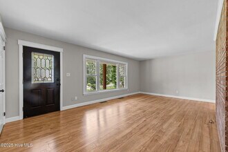 89 S Lakeshore Dr in Whispering Pines, NC - Building Photo - Building Photo