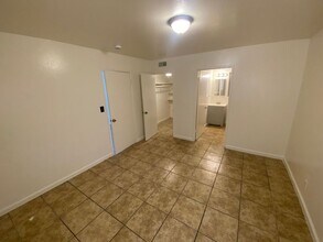 4348 E Fairfax Ave in Fresno, CA - Building Photo - Building Photo