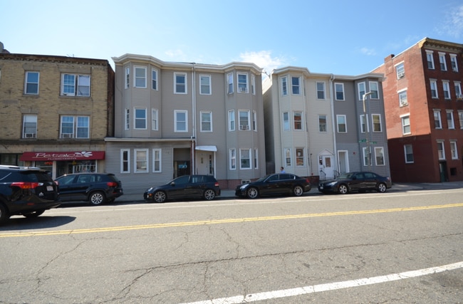 12 Chelsea St, Unit 2