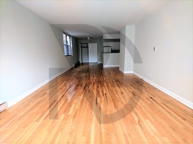 1447 N Dearborn St, Unit A2 in Chicago, IL - Building Photo - Building Photo