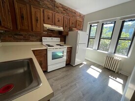 1404 Commonwealth Ave, Unit 21 in Boston, MA - Building Photo