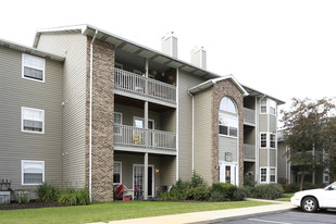 Woodbury Commons Apartments