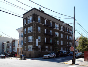 315 Palisade Ave in Union City, NJ - Building Photo - Building Photo