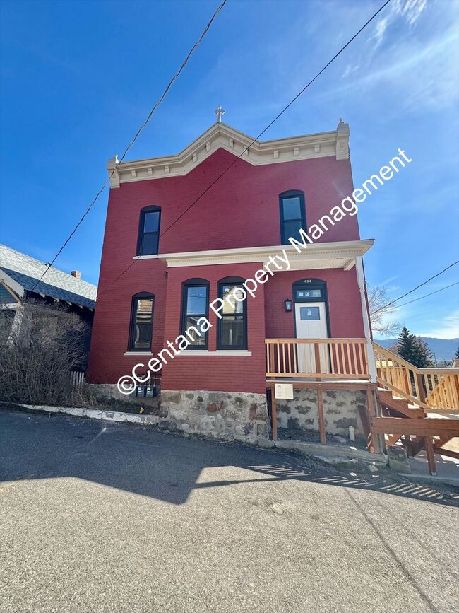 614 N Alaska St in Butte, MT - Foto de edificio - Building Photo