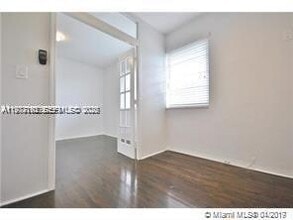 1995 Marseille Dr in Miami Beach, FL - Building Photo - Building Photo