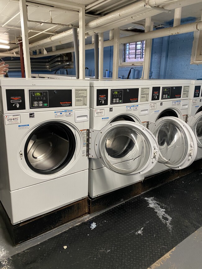 800 N Broad St, Unit 73 in Elizabeth, NJ - Building Photo - Building Photo