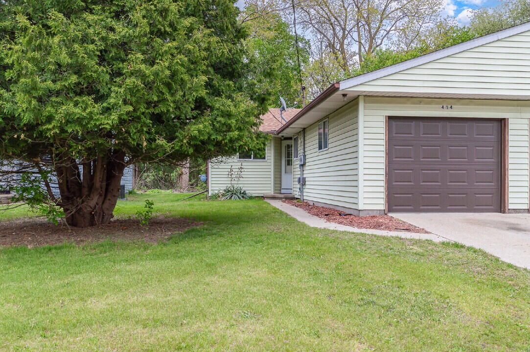414 Lemke St in Midland, MI - Building Photo
