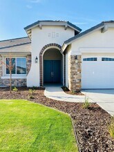 11701 Hollybrook Ln in Bakersfield, CA - Building Photo - Building Photo