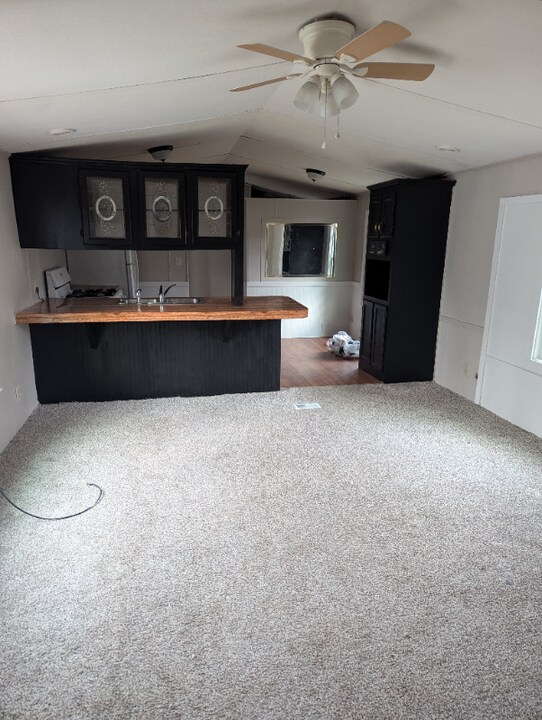 26 Geer Rd in Hudson Falls, NY - Building Photo