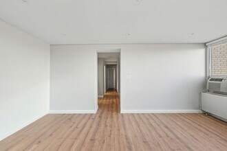 3950 N Lake Shore Dr, Unit 1728 in Chicago, IL - Foto de edificio - Building Photo