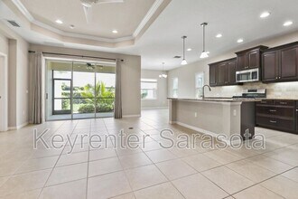 4625 Cedar Brush Terrace in Sarasota, FL - Building Photo - Building Photo