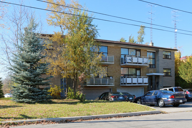 54-56 Garthdale Ct in Toronto, ON - Building Photo - Primary Photo