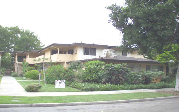 1013 N Marguerita Ave in Alhambra, CA - Foto de edificio