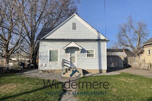 212 McAuliff St in Walla Walla, WA - Building Photo