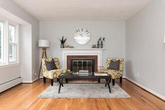 25 Mountain View Dr in Rocky Hill, CT - Building Photo - Building Photo