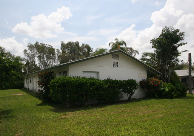 5731 Nutmeg Ave in Sarasota, FL - Building Photo - Building Photo