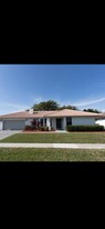 21553 Chipmunk Ln in Boca Raton, FL - Building Photo