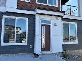 20998 Seton Way SE in Calgary, AB - Building Photo