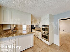 1852 Rhinevalley Dr, Unit 1231 in Arlington, TX - Building Photo - Building Photo