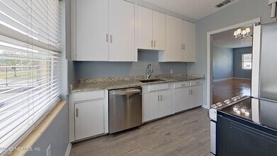 1551 Nicholson Rd in Jacksonville, FL - Building Photo - Building Photo