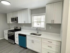1003 Epenard St in Dallas, TX - Building Photo - Building Photo