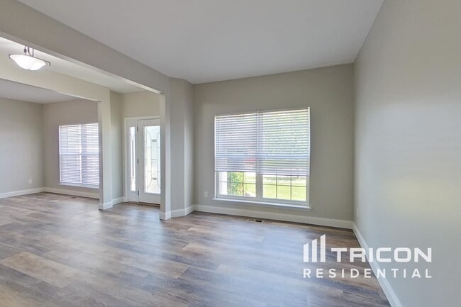 218 Roxbury Dr in O'Fallon, MO - Building Photo - Building Photo