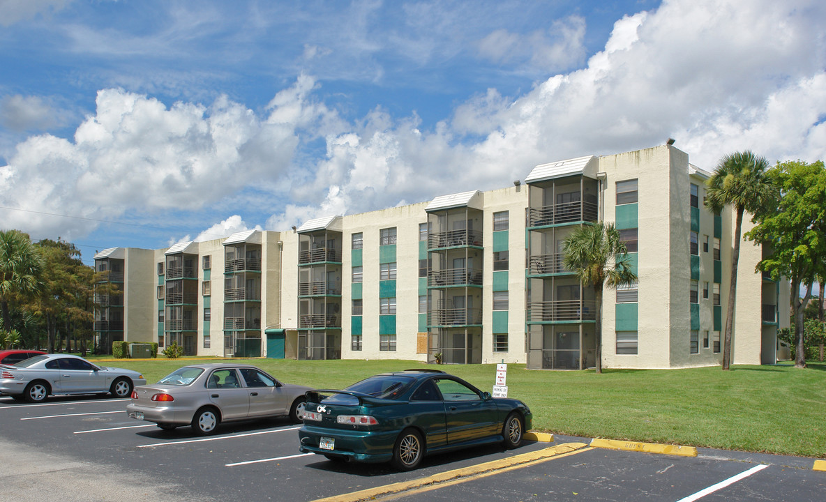 Sunrise Spring Condos in Sunrise, FL - Building Photo