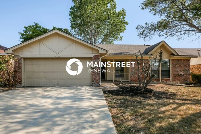 6449 Whitehurst Dr in Watauga, TX - Building Photo