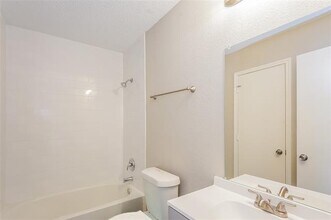 7132 Penshire Dr in Dallas, TX - Building Photo - Building Photo