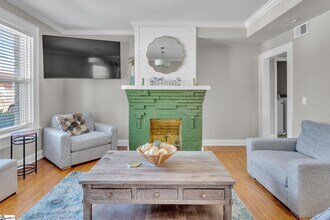 801 E North St in Greenville, SC - Building Photo - Building Photo