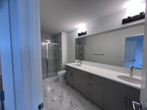 1475 Plum Cir SW in Edmonton, AB - Building Photo - Building Photo