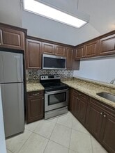 18203 Glenmoor Dr, Unit 18203 Glenmoor Dr in West Palm Beach, FL - Building Photo - Building Photo